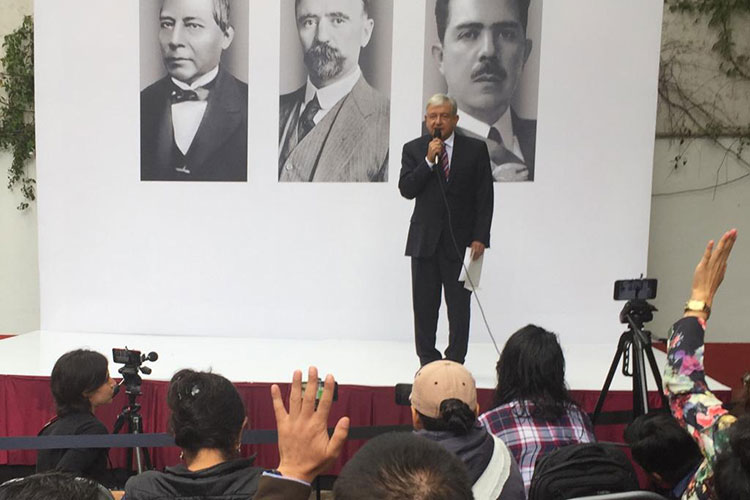 AMLO se reunirá con padres de los 43 normalistas