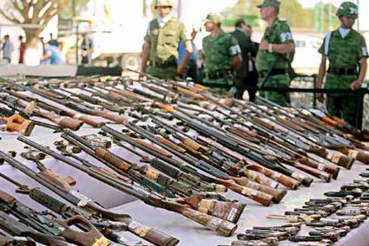 Llegan a México al año 213 mil armas; contrabando ilegal desde EU