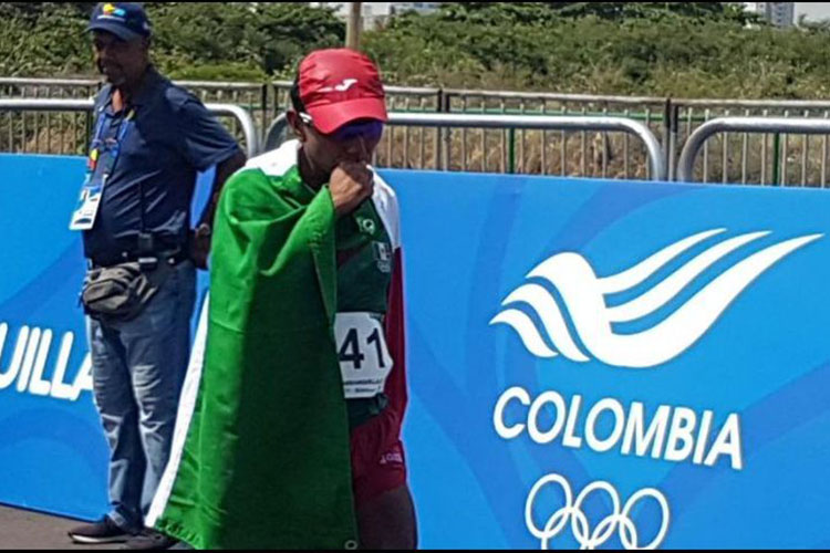 Ojeda derrota a colombianos y da oro a México en caminata