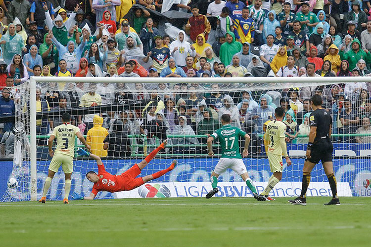 León derrotó 2-0 a las Águilas