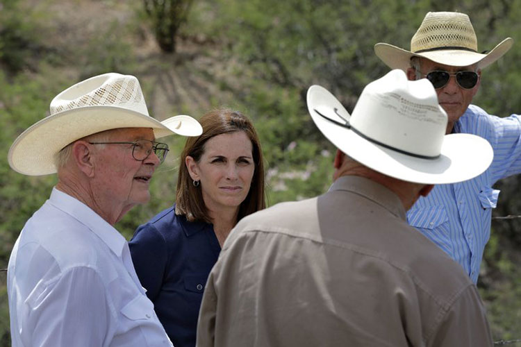 Deceso de McCain marca las primarias republicanas en Arizona