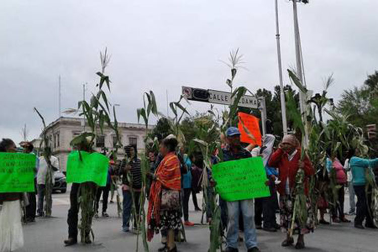 Rarámuris protestan contra Corral