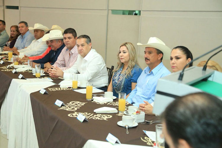 ‘Inician clases’ Regidores y Síndicos del PAN