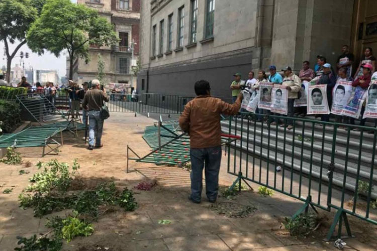 Vandalizan sede de la Suprema Corte de Justicia de la Nación