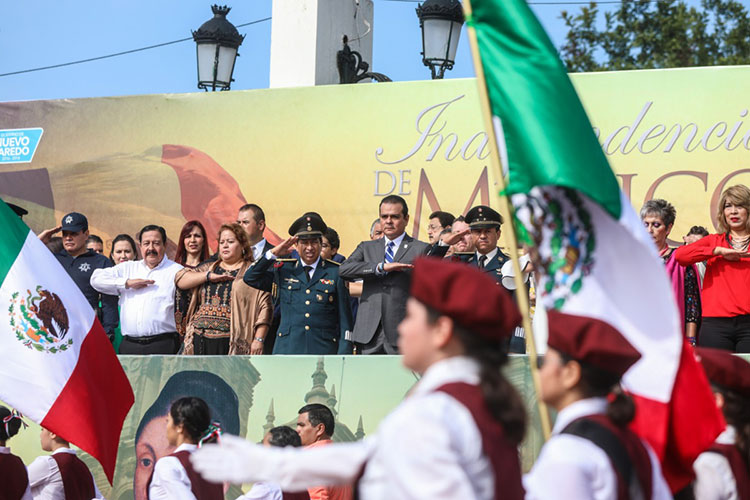 Preside alcalde desfile de la Independencia de México