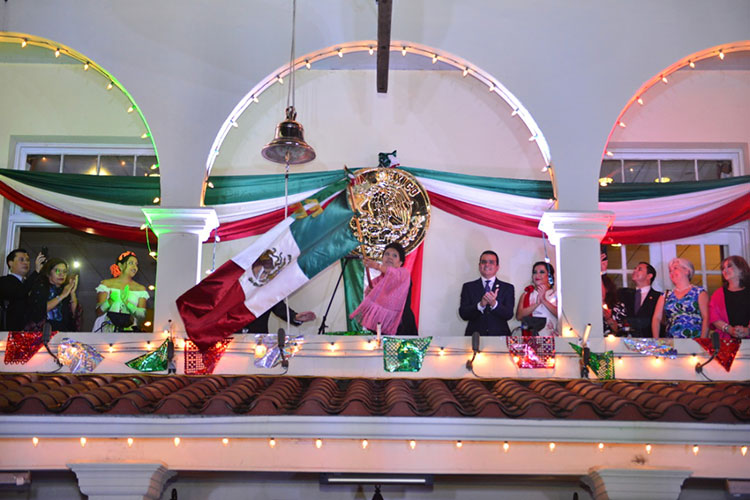 Celebran los dos Laredos Independencia de México
