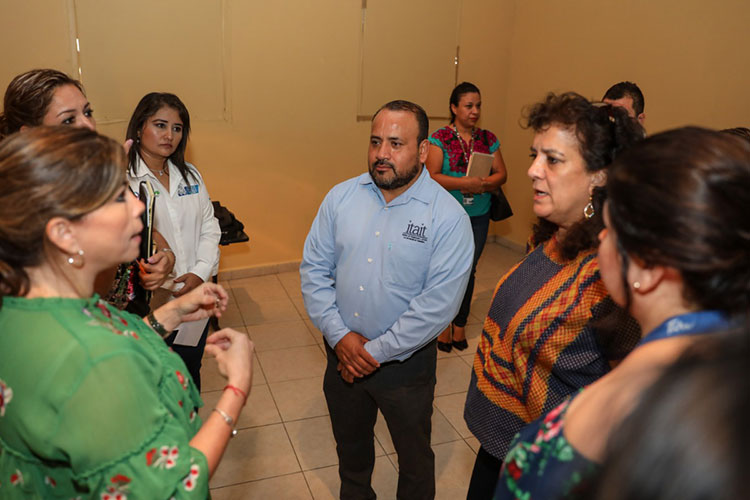 Capacitan a servidores públicos en protección de datos personales