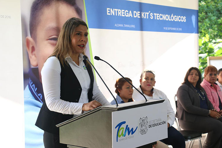 Entrega SET equipo Tecnológico a Escuelas Rurales