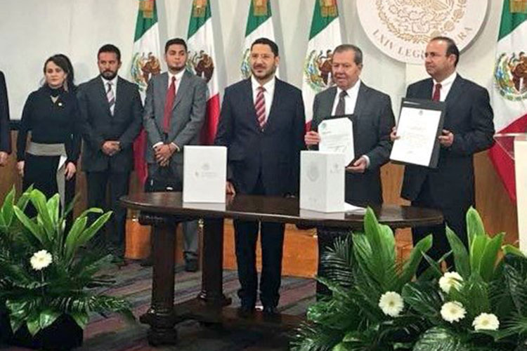 Entrega Navarrete Sexto Informe de EPN