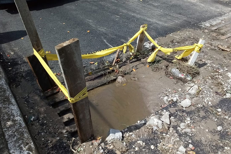 Se desmorona calle recién pavimentada en Madero