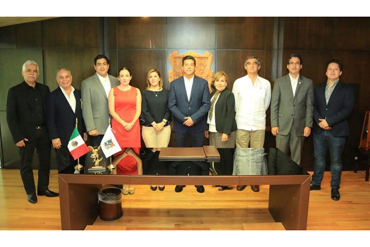 Se reúne Gobernador con Legisladores Federales