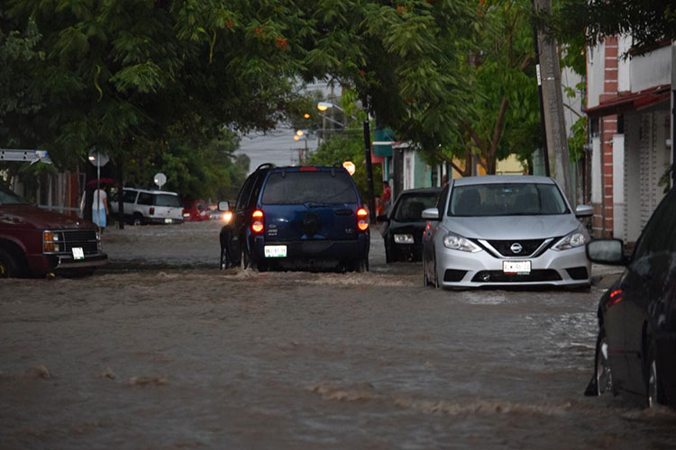 Tormenta inunda Victoria en 45 minutos