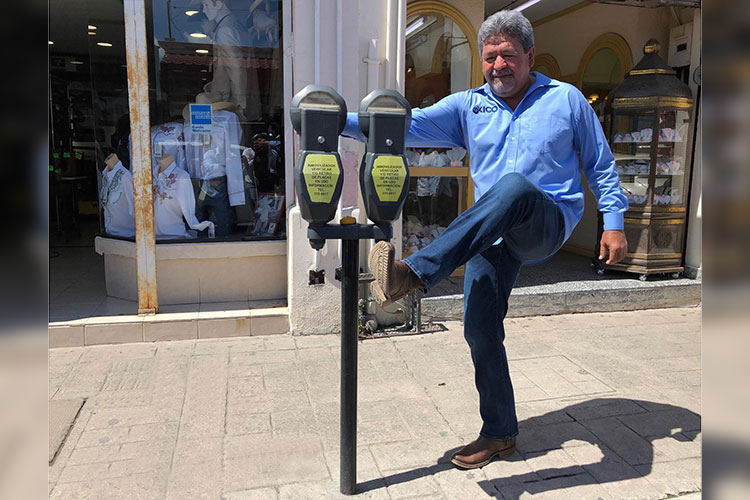 Anuncia Xico consulta sobre parquímetros