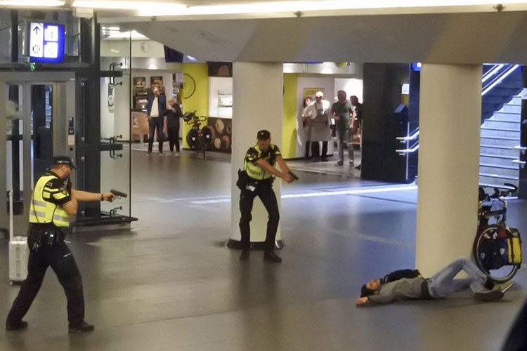 Personas apuñaladas en Ámsterdam son estadounidenses