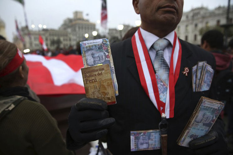 Presidente de Perú explicará en ONU situación interna