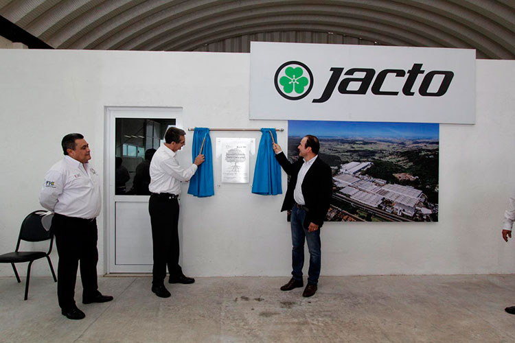 Inaugura Rector aula didáctica del Centro de Agricultura de Precisión de la UAT