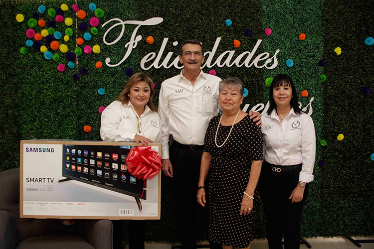Festeja UAT a los abuelitos del Centro Operativo Multidisciplinario de Servicio Social