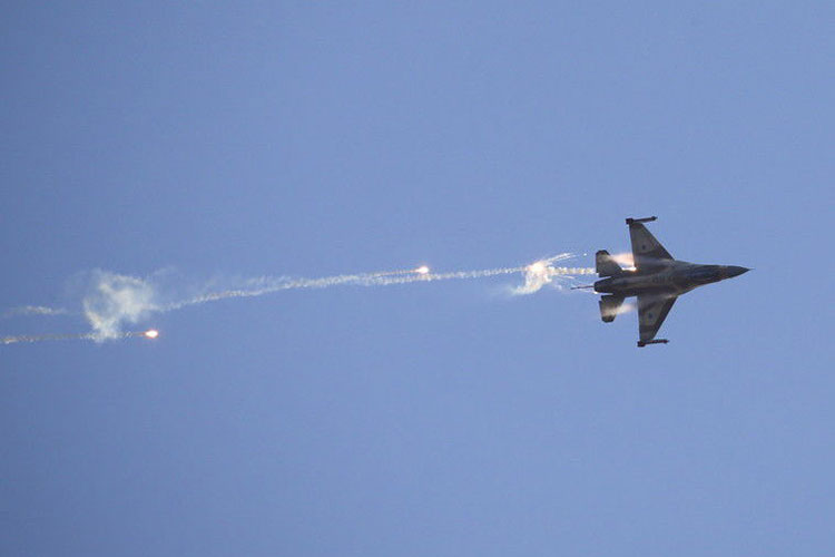 Moscú: misiles sirios derriban avión ruso en el Mediterráneo