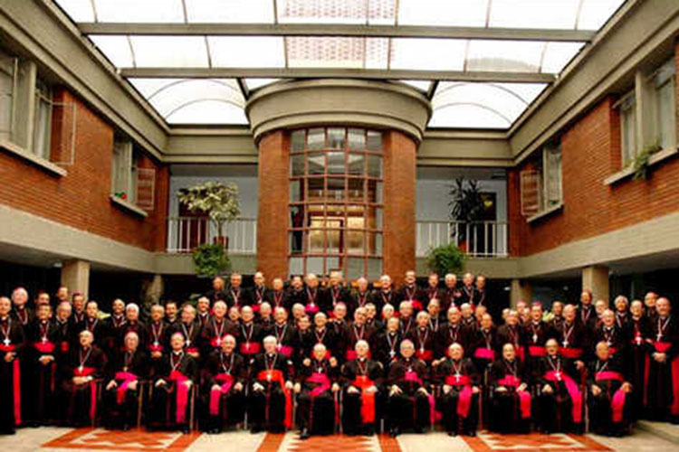 Medio: Hallan 3.677 casos de abusos en Iglesia en Alemania
