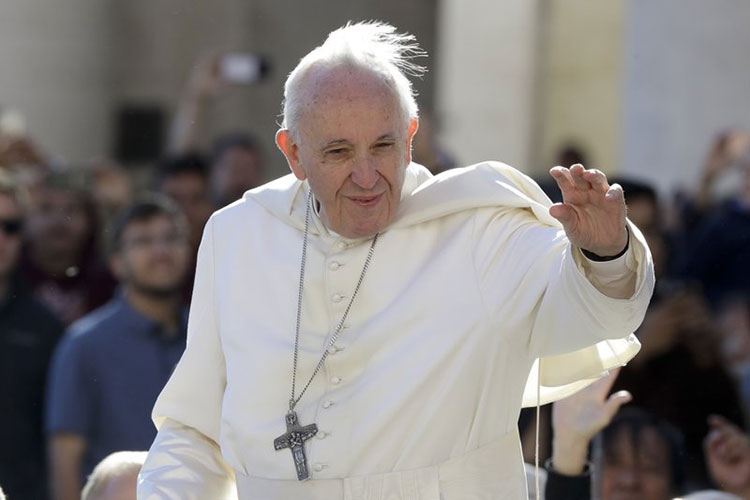 El papa insta a católicos chinos a superar las divisiones