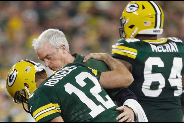 Los Packers, a la espera del estado de Aaron Rodgers