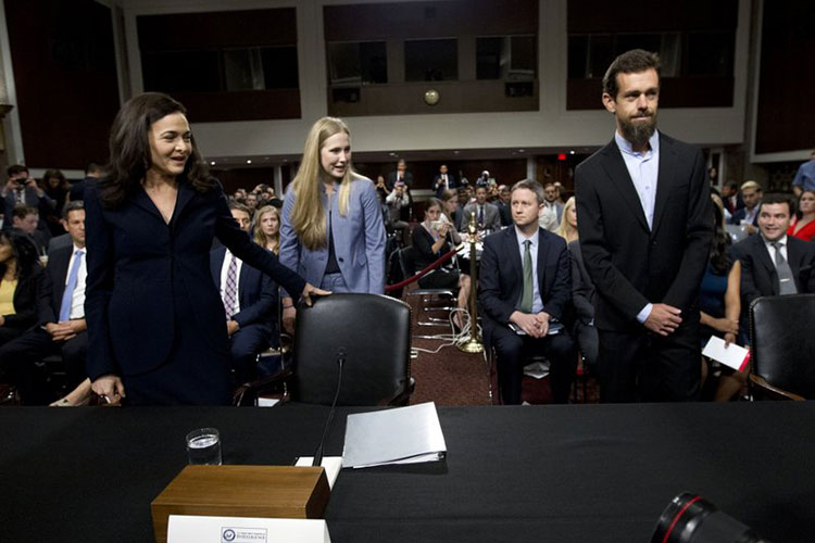 Directivos de Facebook y Twitter hablan en el Senado de EEUU