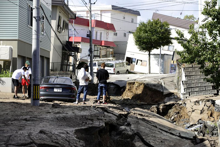 Potente sismo en Hokkaido, Japón, causa 7 muertos y deslaves