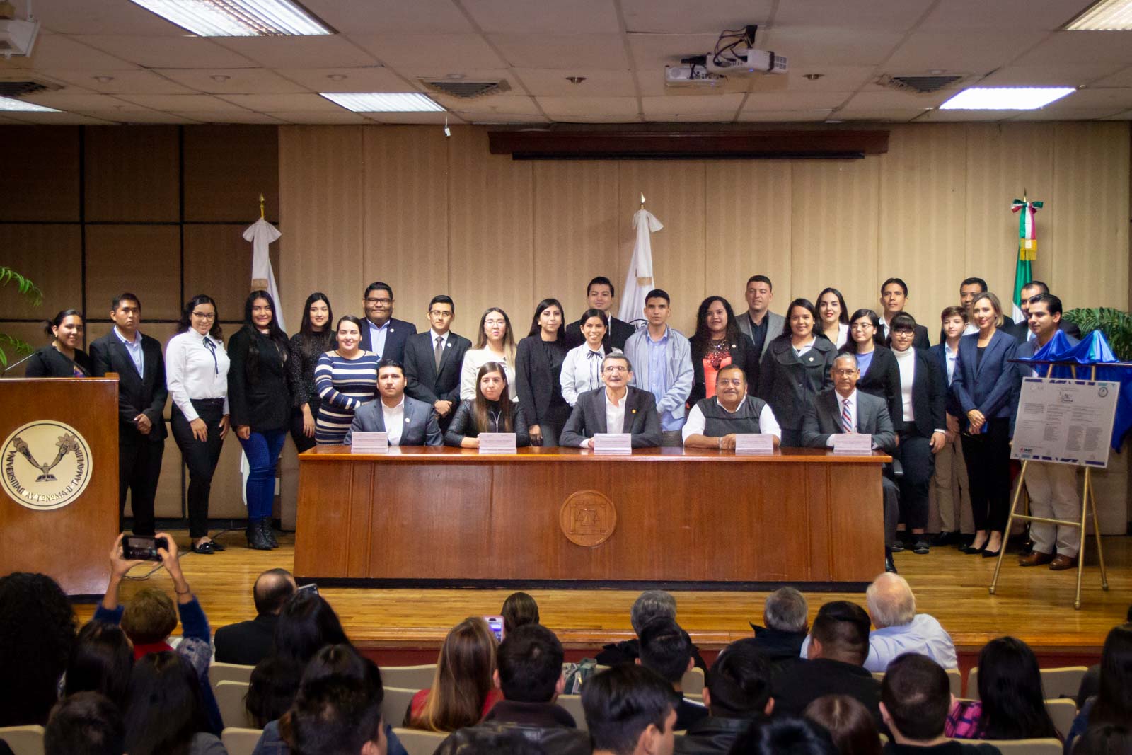 Reconoce UAT a creadores del parlamento juvenil tamaulipeco