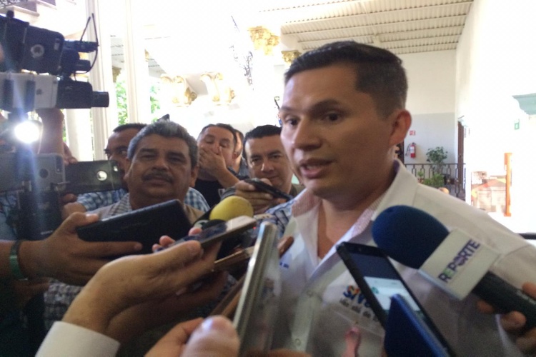 Renuncia Regidor para asumir dirección de Obras Públicas