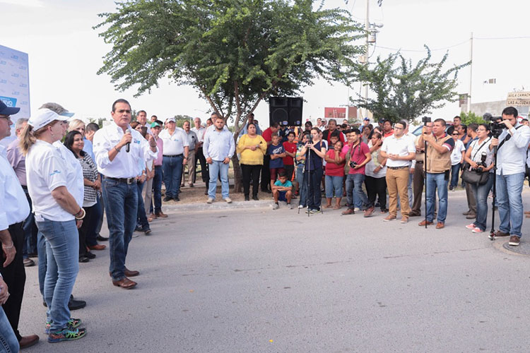 Agrada a vecinos la rapidez de trabajos en Los Cántaros