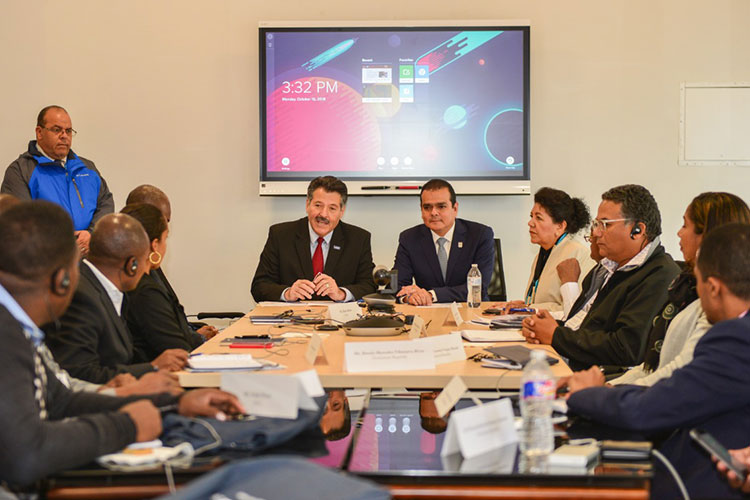 Reunión de los dos Laredos con autoridades de países caribeños