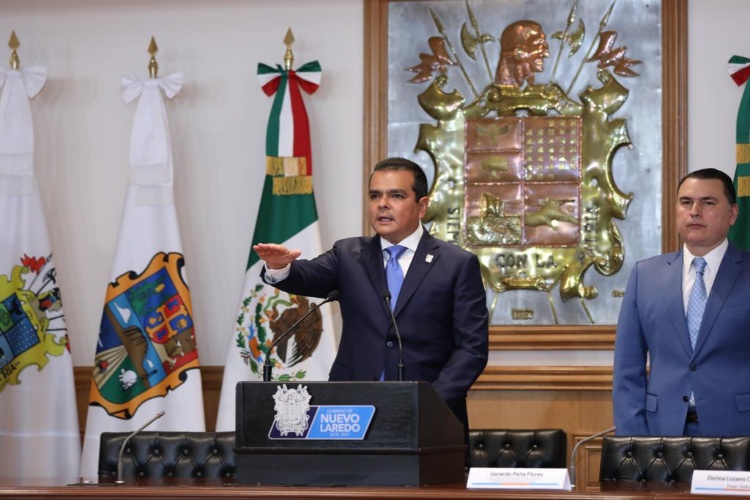 Toma protesta Enrique Rivas; busca hacer a Nuevo Laredo, cada día mejor