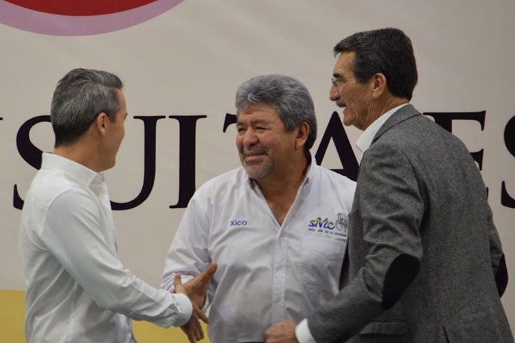 Promete Xico bajarse salario 20%
