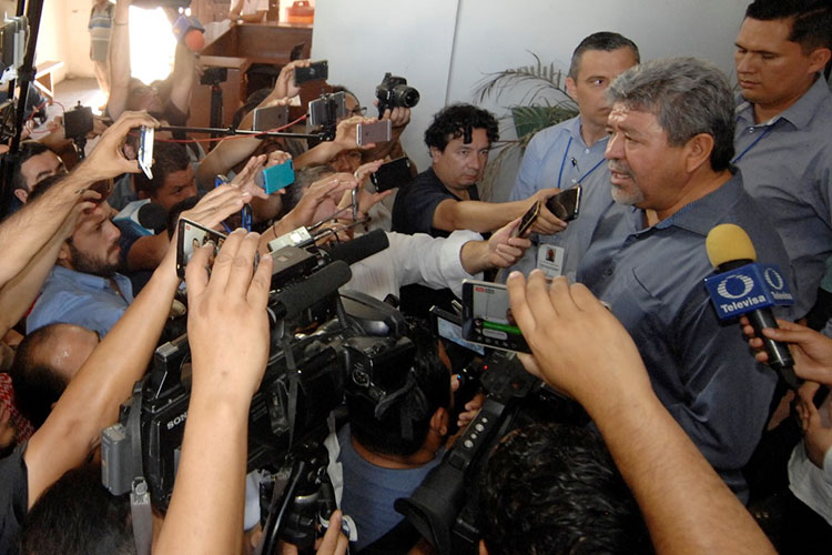 Lanza “Xico” plan emergente de bacheo en Victoria