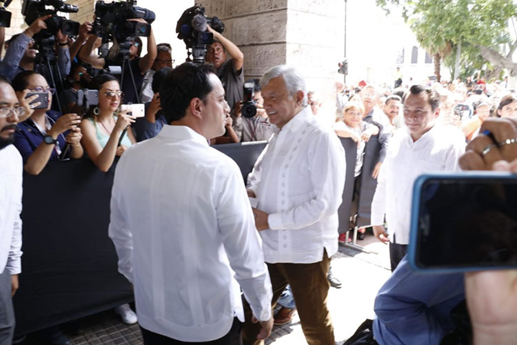 López Obrador se reúne con Vila Dosal