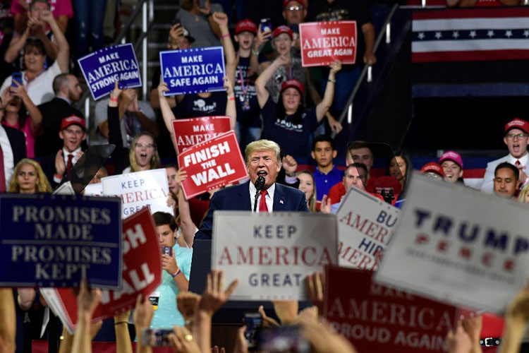 El muro con México se abordó en renegociación de TLCAN: Trump