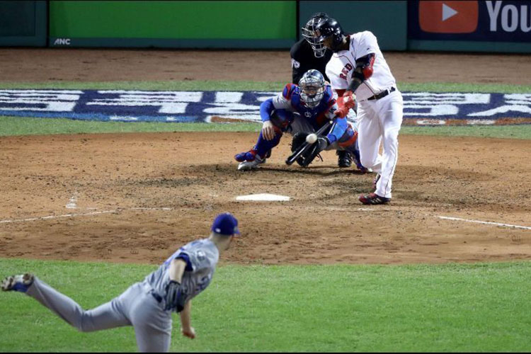 Boston pega primero en la Serie Mundial