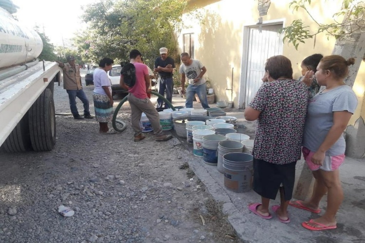 Formaliza COMAPA tandeos en colonias de Victoria