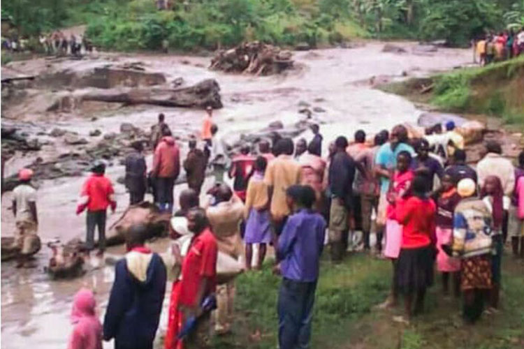 Uganda: mueren 34 en deslaves provocados por fuertes lluvias