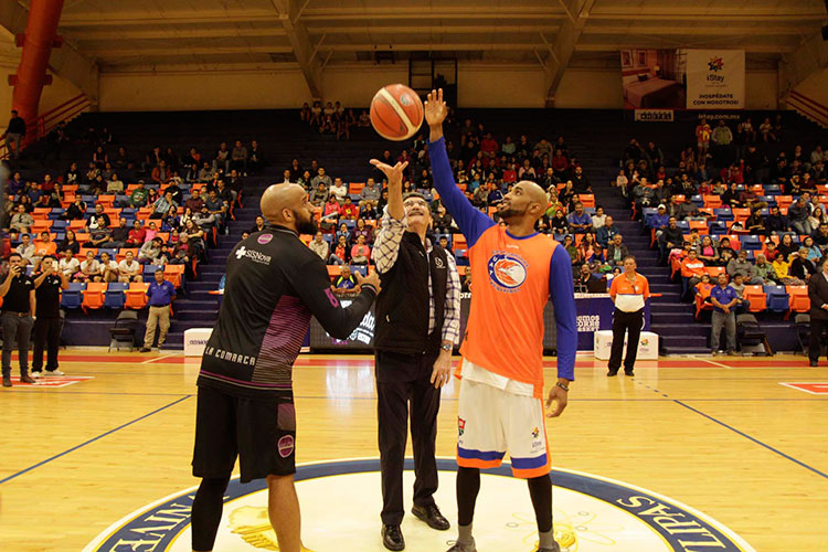 Da bienvenida Rector al basquetbol de la LNBP en Victoria