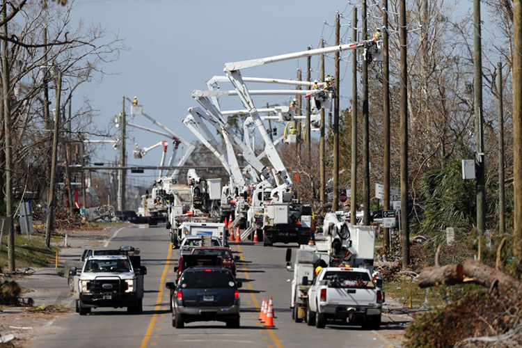 100.000 casas siguen sin electricidad en Florida por Michael