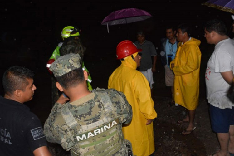 Mil familias afectadas por tormenta ‘Vicente’ en Oaxaca