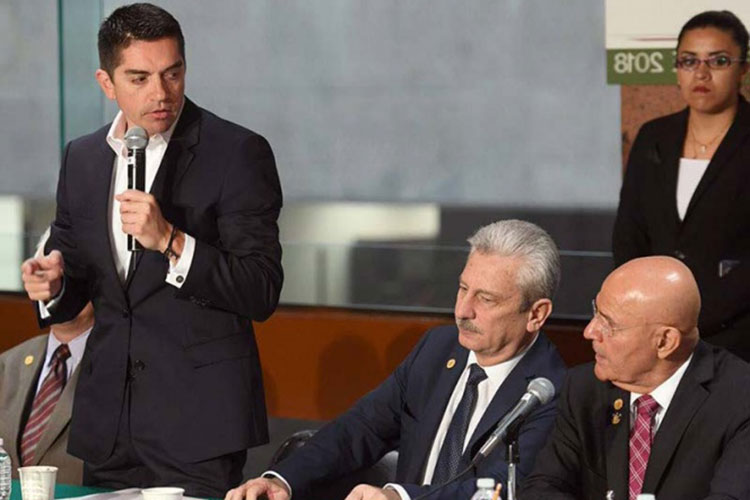 Por falta de espacios diputado deja al PAN y ‘brinca’ a Morena