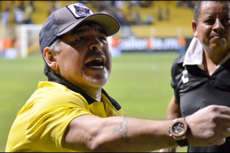 Que Messi no regrese a Argentina: Maradona