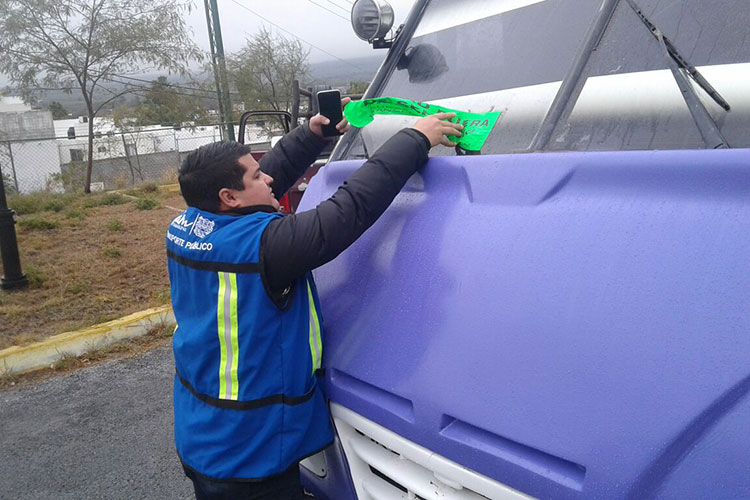 Sacan de ruta 27 unidades de transporte pirata