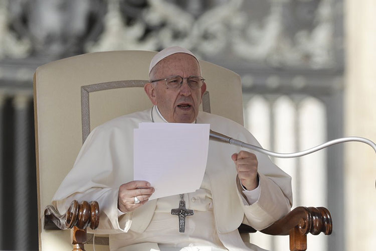 Papa acepta renuncia de cardenal Wuerl por encubrir abusos