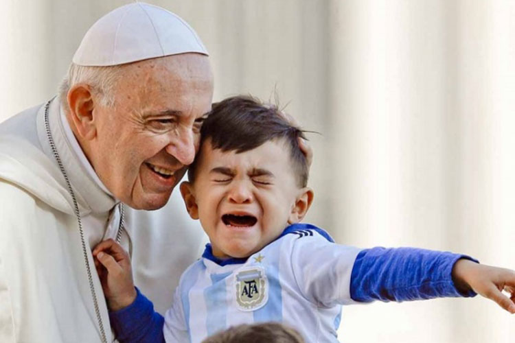 La pederastia es como los sacrificios humanos con niños: Papa
