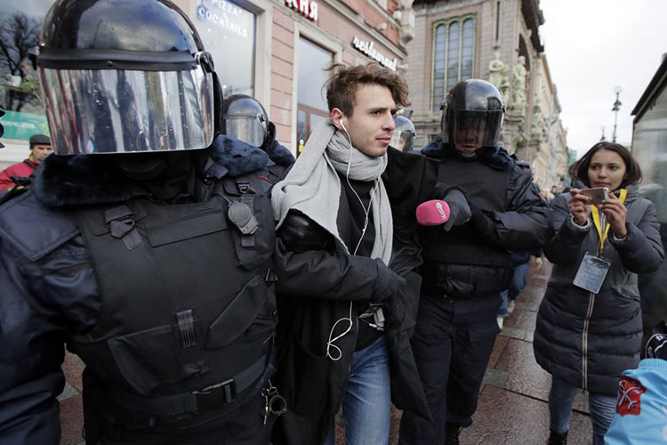 Decenas de detenidos en protestas en Rusia