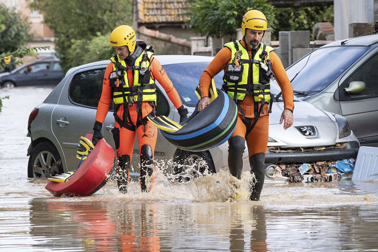 Suben a 13 los muertos en inundaciones en el sur de Francia