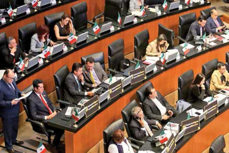 Senado quita vales a los trabajadores